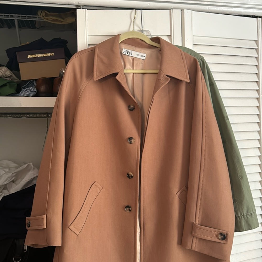 Zara long coat xtra large worn once tan color fully lined.